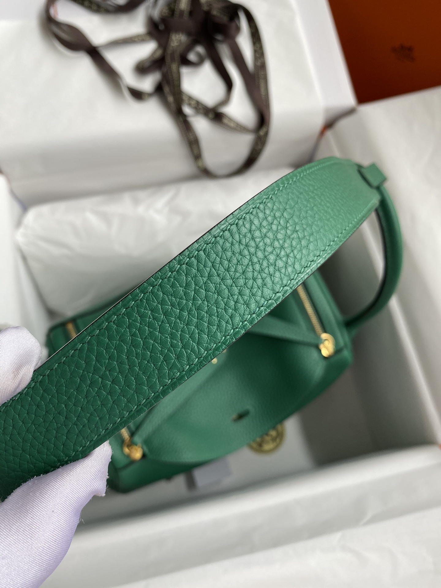 Hermes Lindy 26cm Handbag Shoulder Bag In Vert Vertigo Clemence Leather